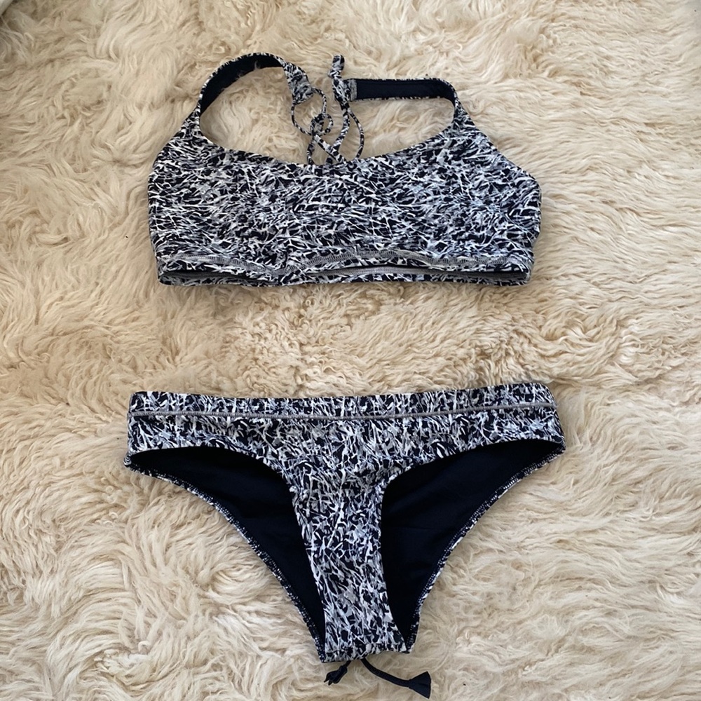 Black, white and gray Lululemon bikini